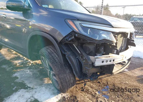 2017 Honda Pilot Elite z USA, uszkodzony, nr VIN 5FNYF6H00HB000022